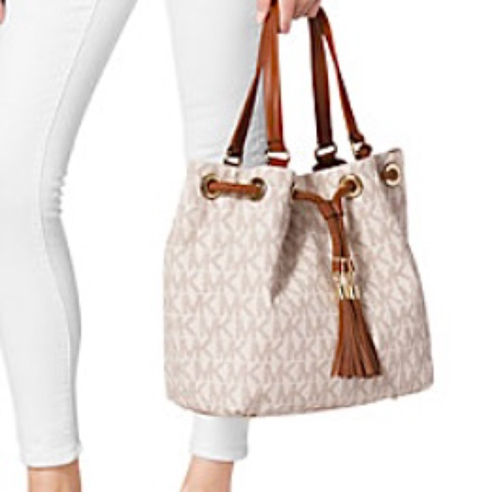 Michael Kors Signature Large JetSet Gathered Tote, EUC